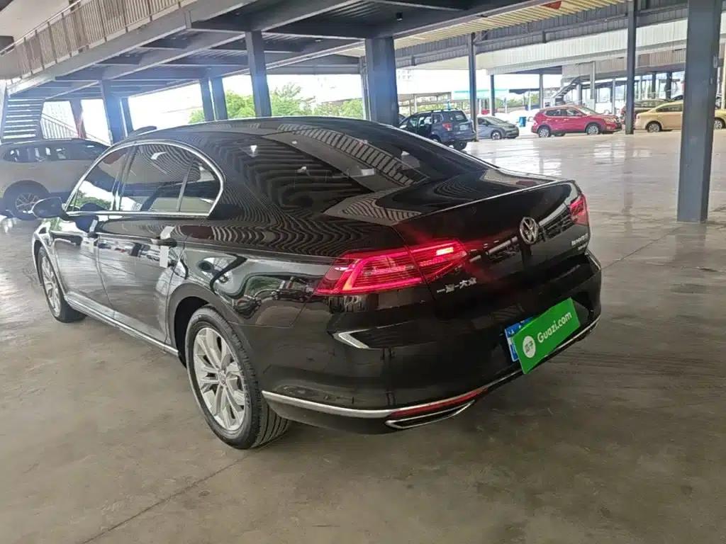 2018 Volkswagen Magotan Facelift 330TSI DSG Luxury Model — миниатюра 5