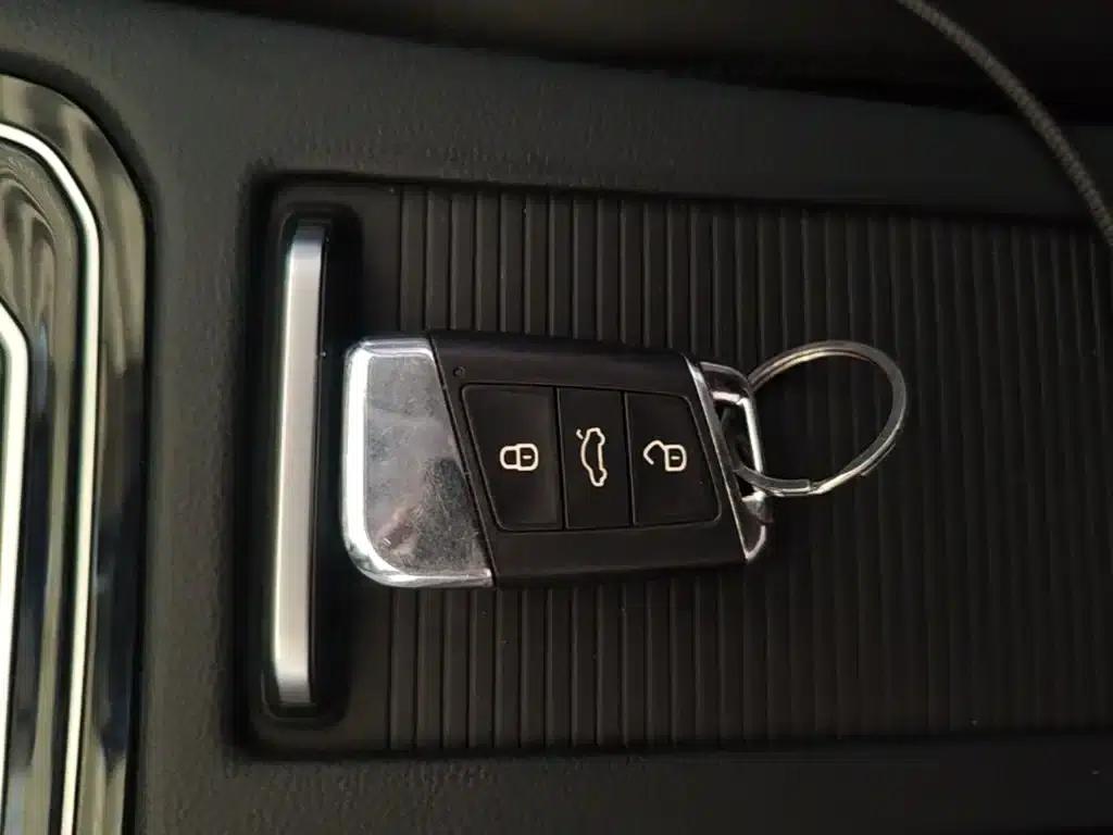2018 Volkswagen Magotan Facelift 330TSI DSG Luxury Model — миниатюра 9