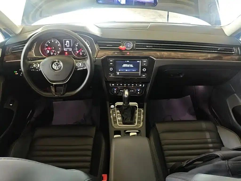 2018 Volkswagen Magotan Facelift 330TSI DSG Luxury Model — миниатюра 10