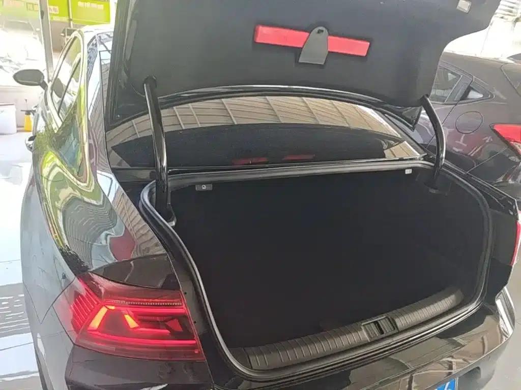 Volkswagen Magotan 2023 2 Millionth Unit Commemorative Edition 380TSI DSG Flagship Model — миниатюра 19