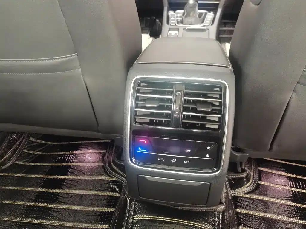Volkswagen Magotan 2023 2 Millionth Unit Commemorative Edition 330TSI DSG Luxury — миниатюра 21