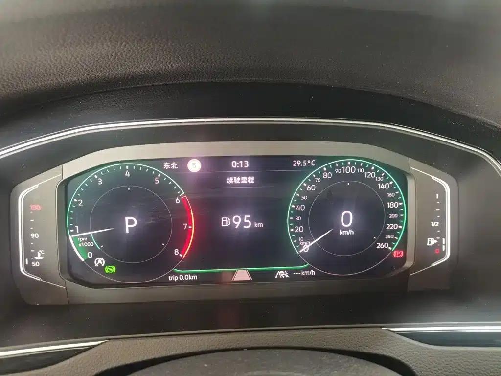 Volkswagen Magotan 2023 2 Millionth Unit Commemorative Edition 330TSI DSG Luxury — миниатюра 4