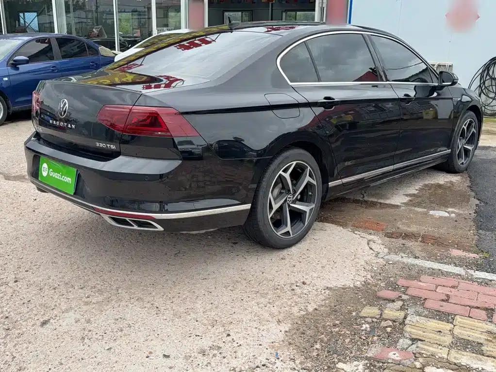 Volkswagen Magotan 2023 2 Millionth Unit Commemorative Edition 330TSI DSG Luxury — миниатюра 11
