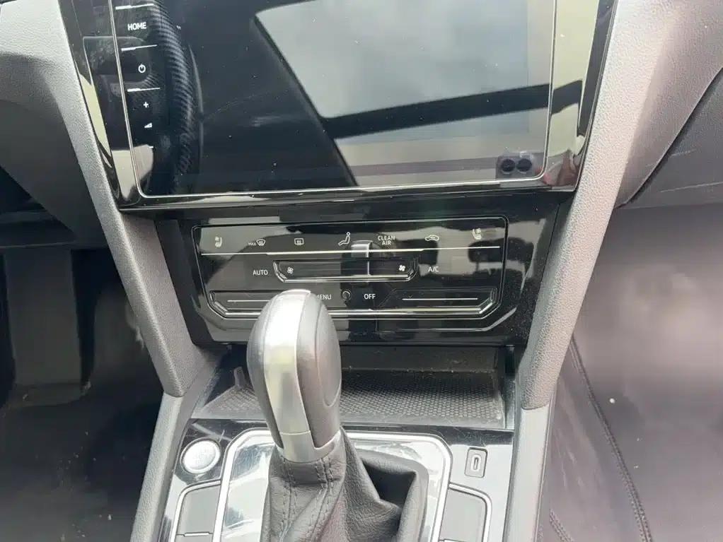 Volkswagen Magotan 2023 2 Millionth Unit Commemorative Edition 330TSI DSG Luxury — миниатюра 19