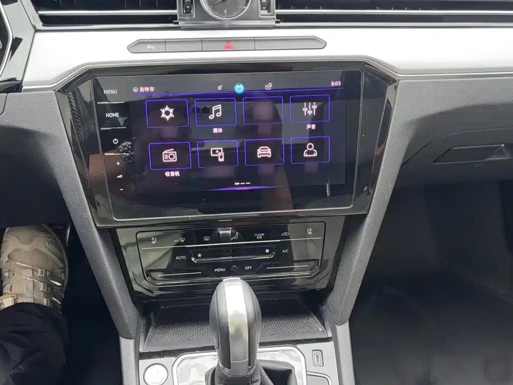 Volkswagen Magotan 2023 2 Millionth Unit Commemorative Edition 330TSI DSG Luxury — миниатюра 6