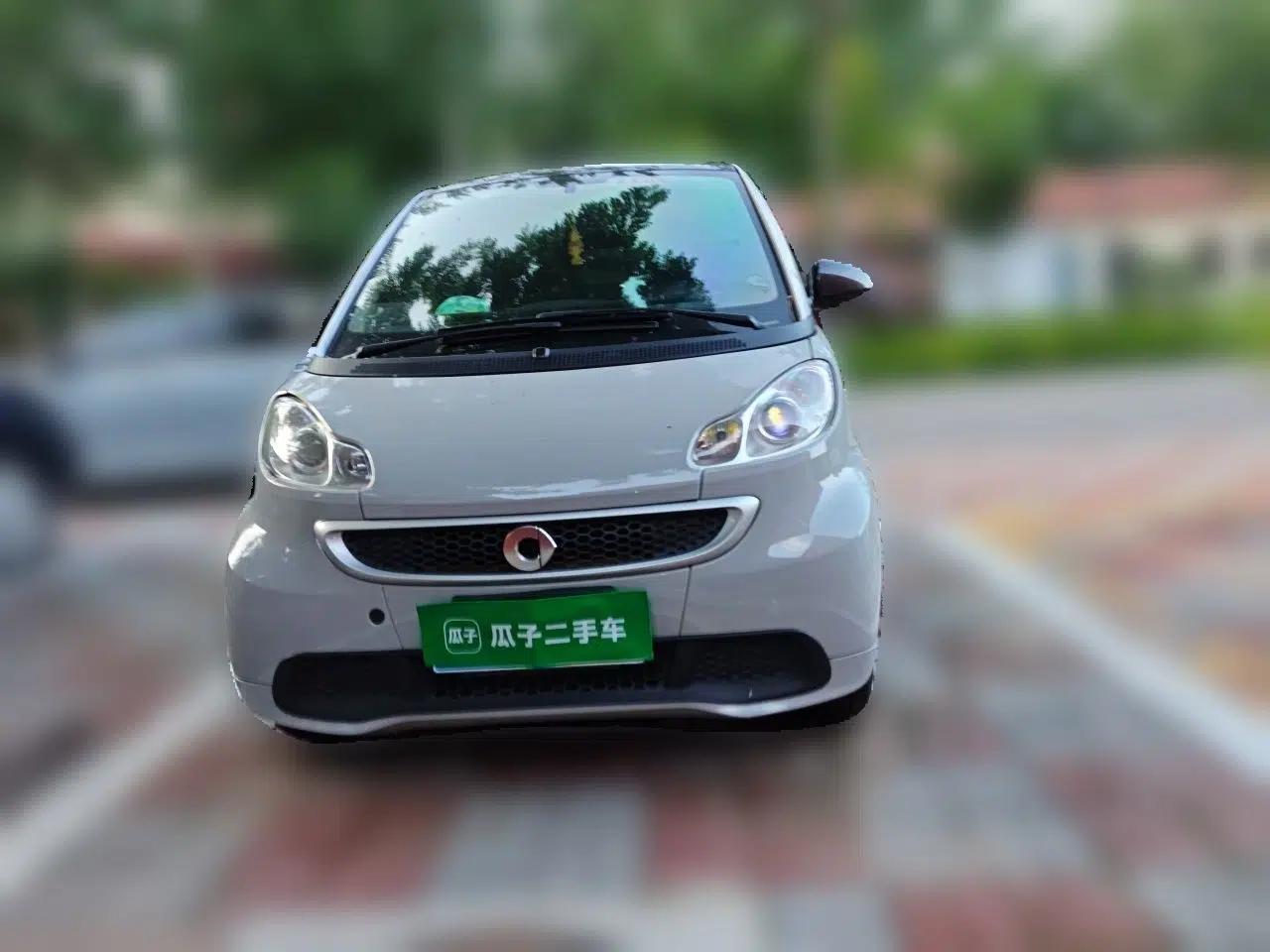smart fortwo 2012 1.0 MHD Hardtop Comfort Edition — миниатюра 2