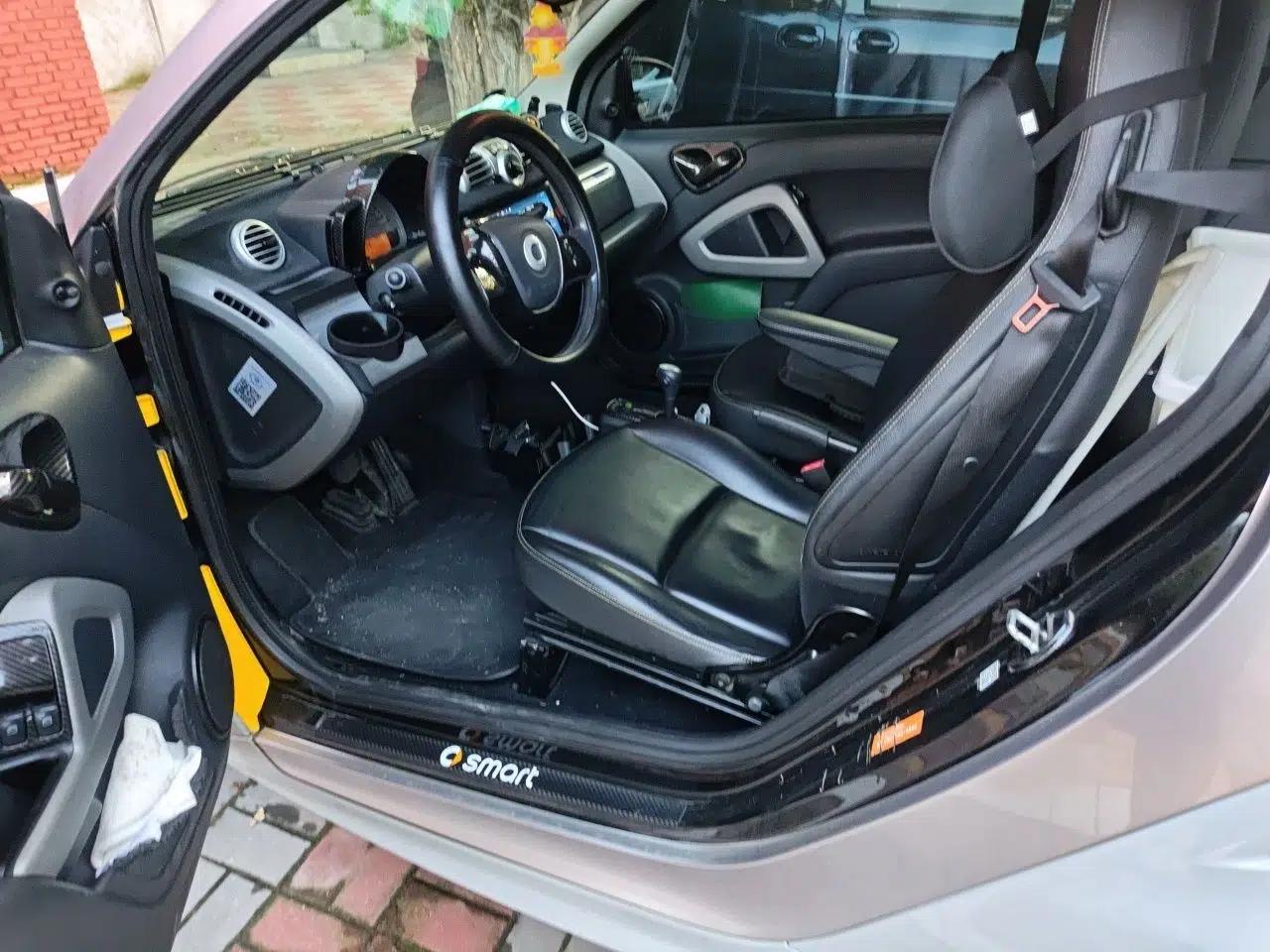 smart fortwo 2012 1.0 MHD Hardtop Comfort Edition — миниатюра 16