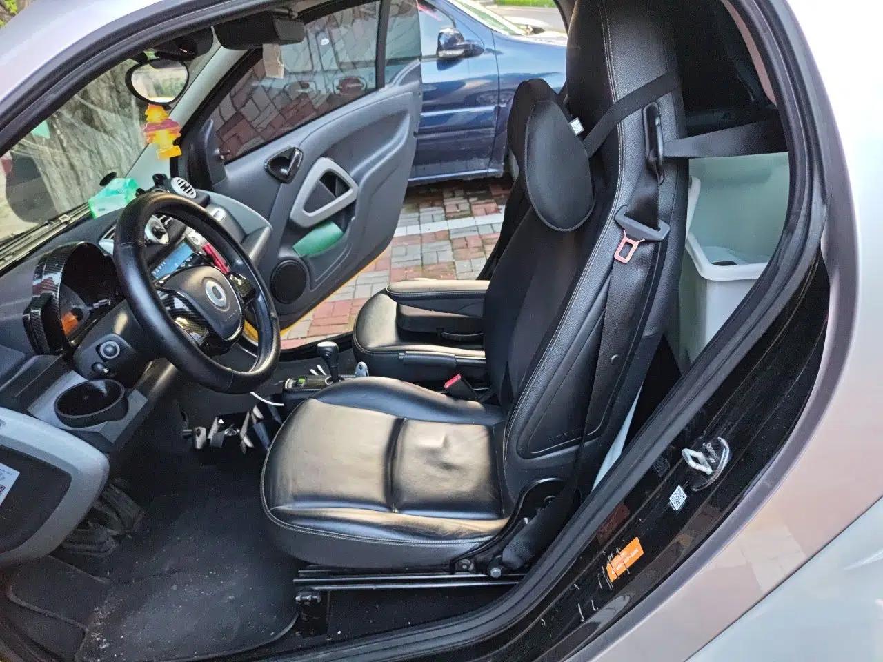 smart fortwo 2012 1.0 MHD Hardtop Comfort Edition — миниатюра 17