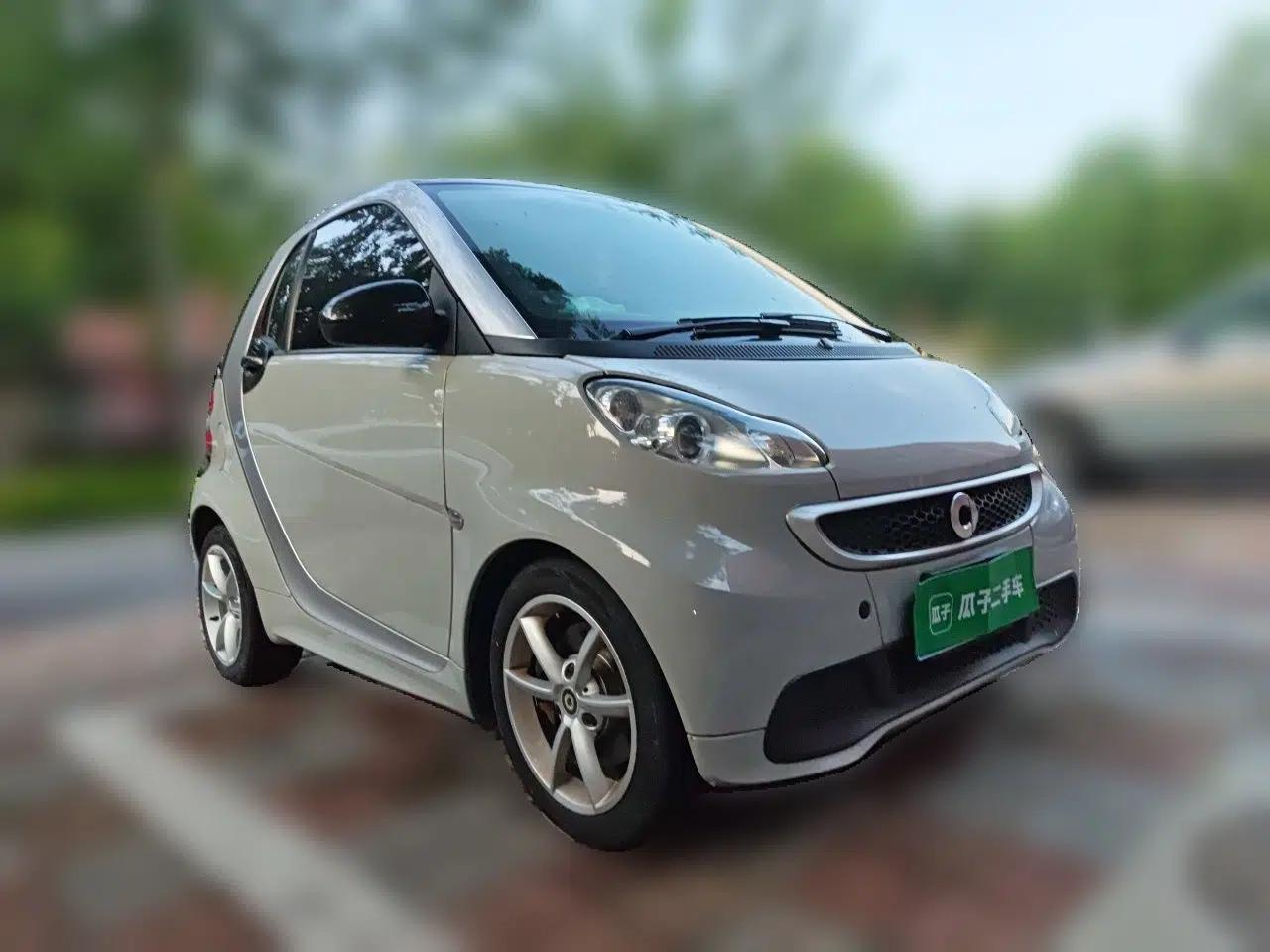 smart fortwo 2012 1.0 MHD Hardtop Comfort Edition — миниатюра 3