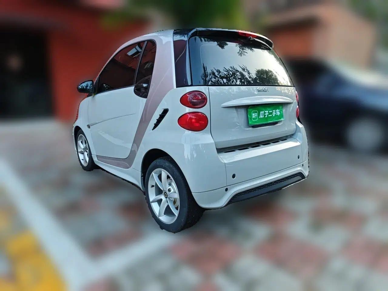 smart fortwo 2012 1.0 MHD Hardtop Comfort Edition — миниатюра 4