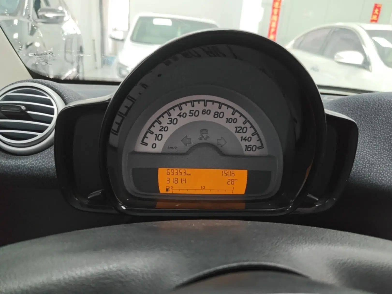 smart fortwo 2012 1.0 MHD Hardtop Passion Edition — миниатюра 14
