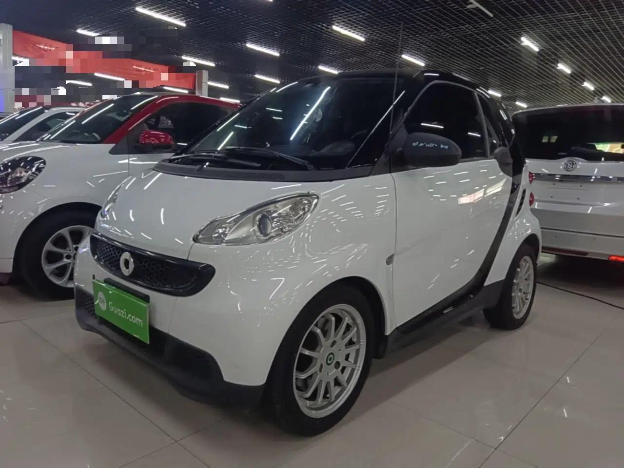 smart fortwo 2012 1.0 MHD Hardtop Standard Edition — миниатюра 1