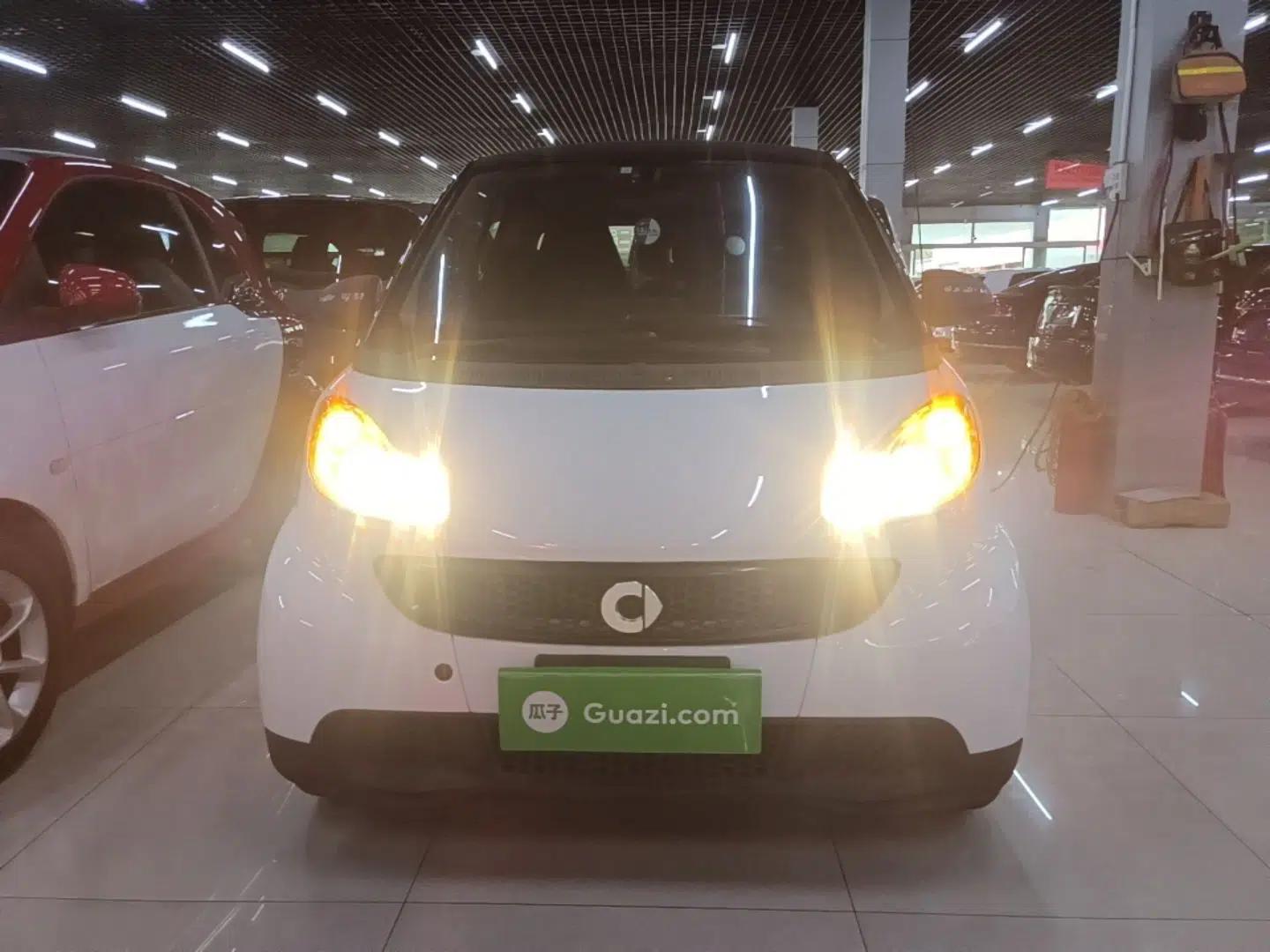 smart fortwo 2012 1.0 MHD Hardtop Standard Edition — миниатюра 2
