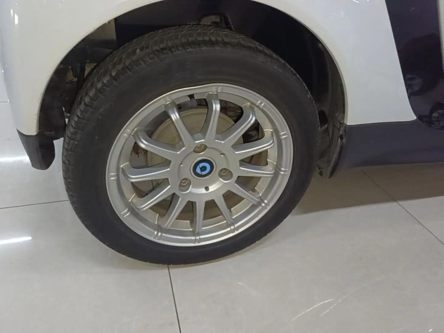 smart fortwo 2012 1.0 MHD Hardtop Standard Edition — миниатюра 11