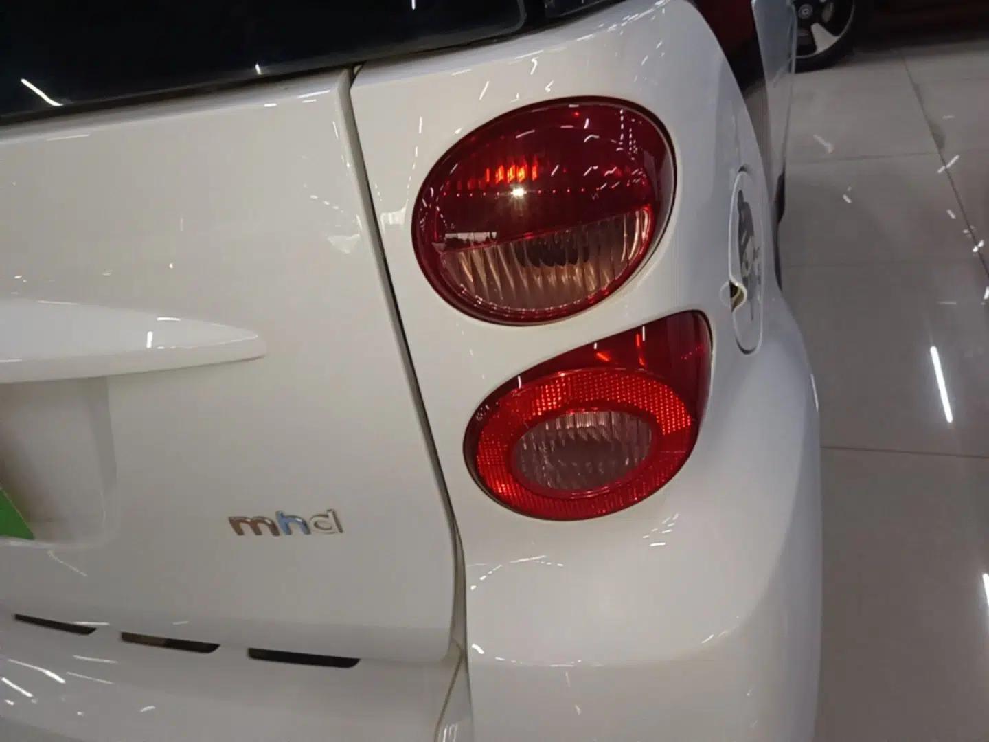 smart fortwo 2012 1.0 MHD Hardtop Standard Edition — миниатюра 14