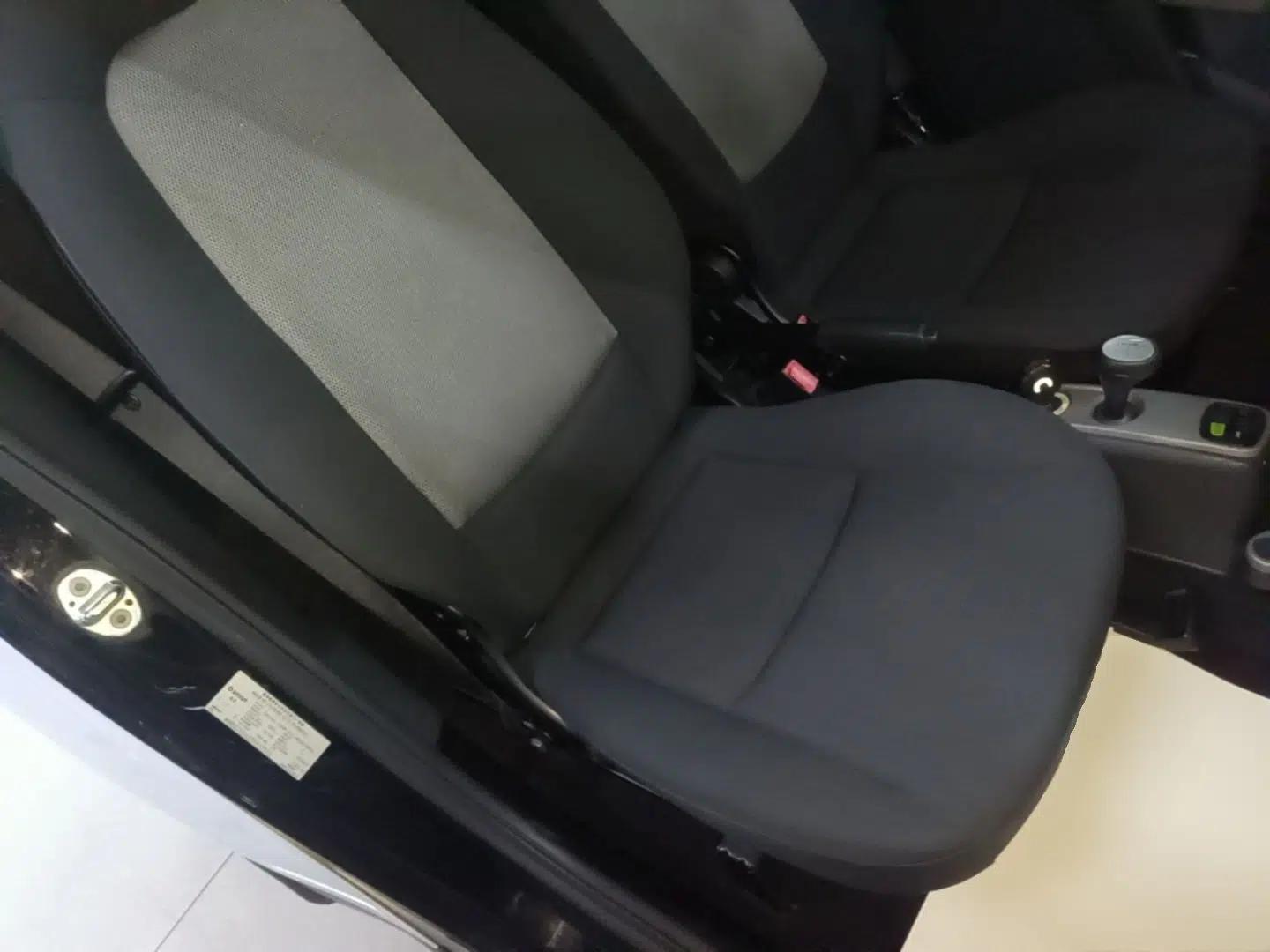 smart fortwo 2012 1.0 MHD Hardtop Standard Edition — миниатюра 24