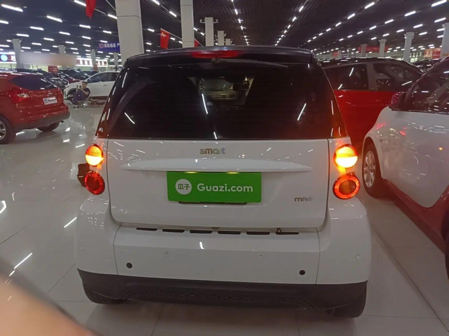 smart fortwo 2012 1.0 MHD Hardtop Standard Edition — миниатюра 5