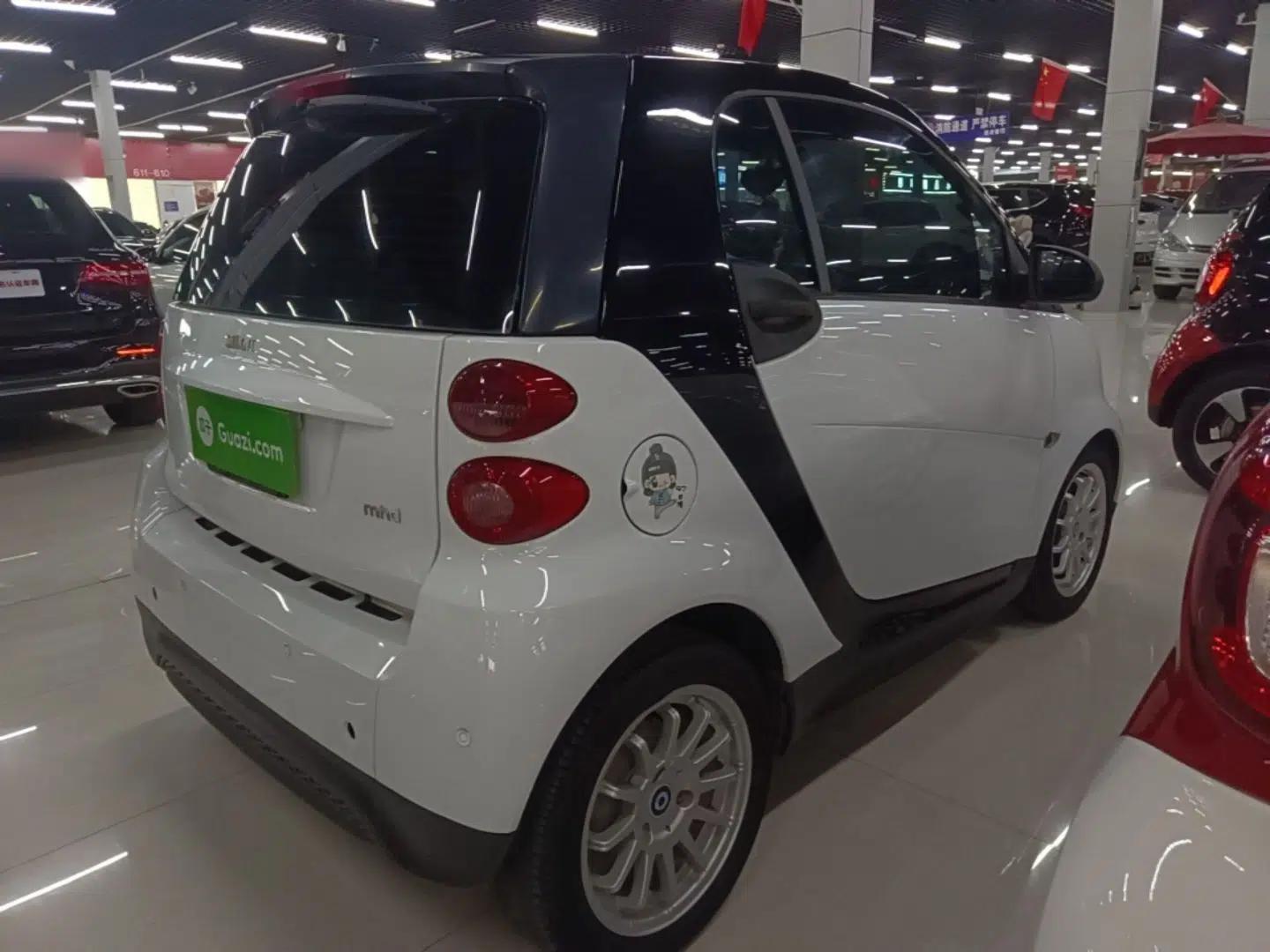 smart fortwo 2012 1.0 MHD Hardtop Standard Edition — миниатюра 6