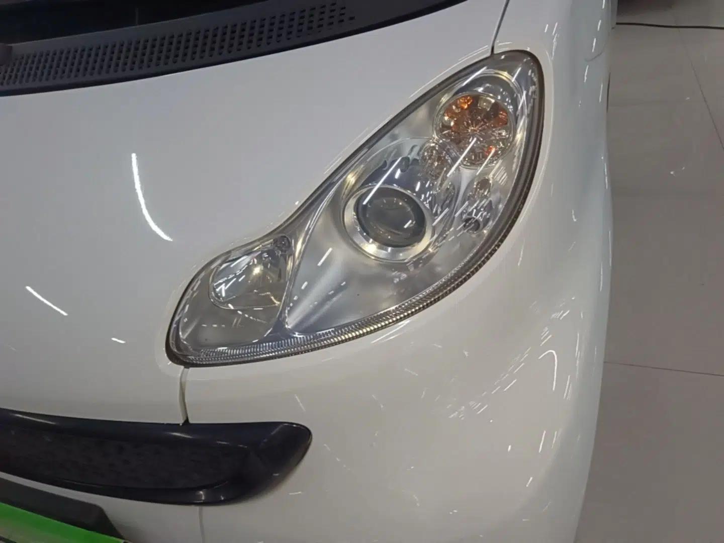 smart fortwo 2012 1.0 MHD Hardtop Standard Edition — миниатюра 8
