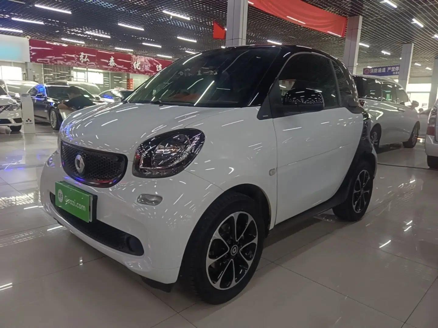 smart fortwo 2015 1.0L 52 kW Hardtop Passion Edition — миниатюра 1