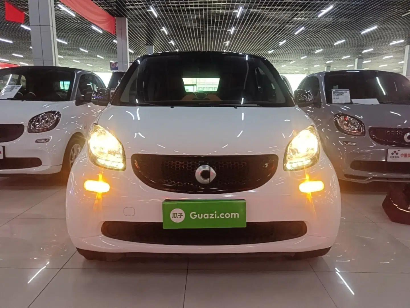 smart fortwo 2015 1.0L 52 kW Hardtop Passion Edition — миниатюра 2