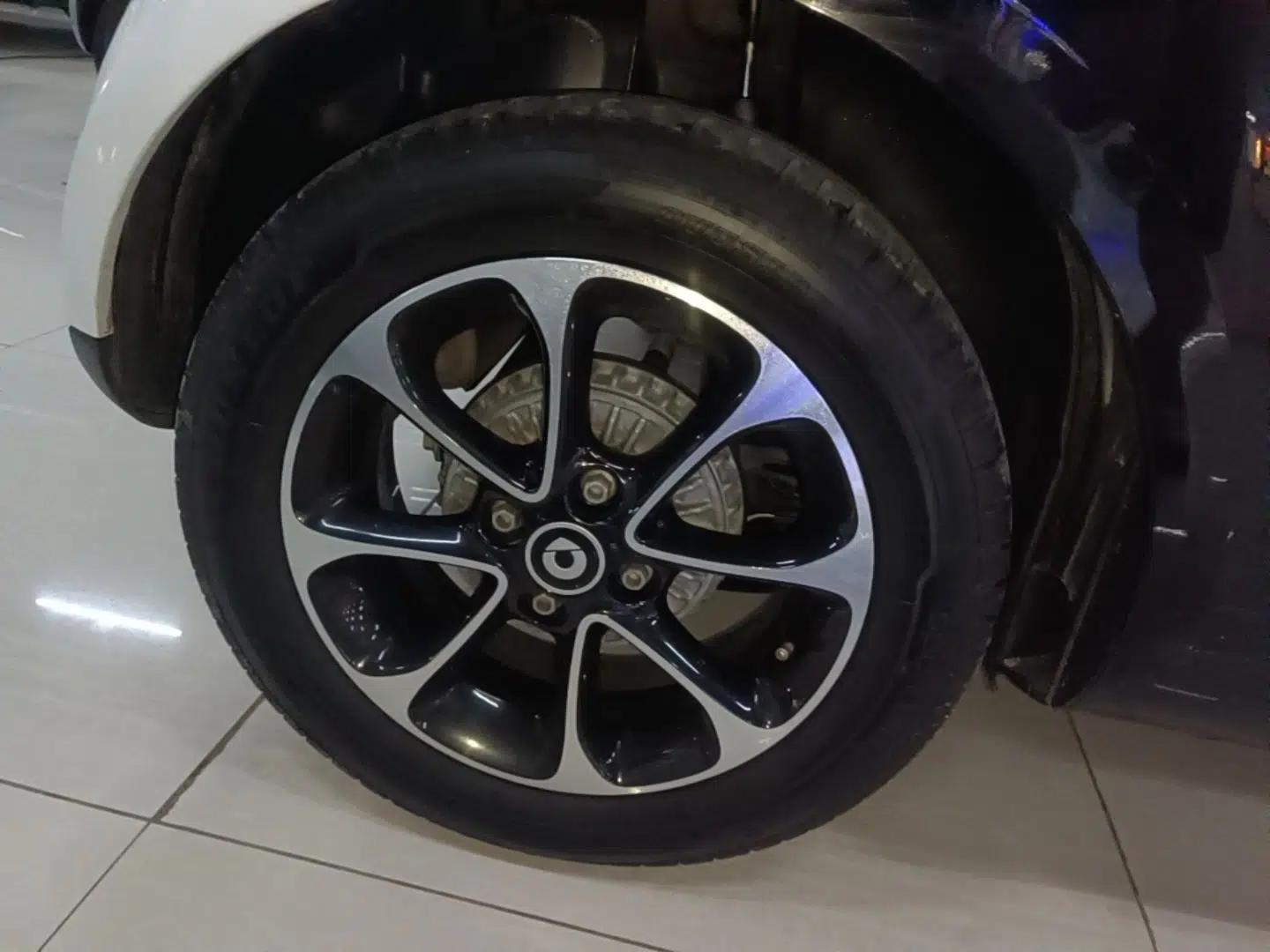 smart fortwo 2015 1.0L 52 kW Hardtop Passion Edition — миниатюра 16