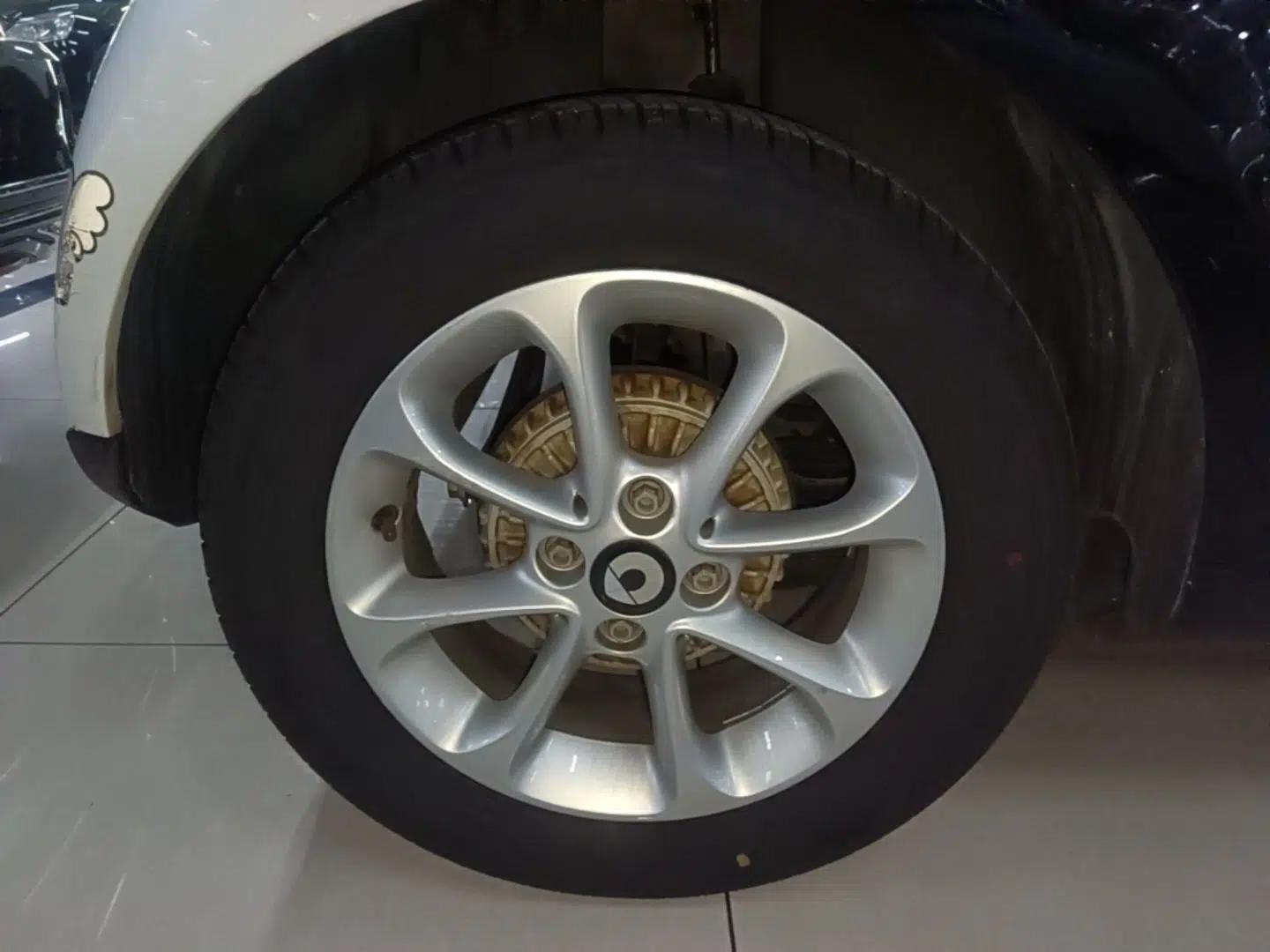 smart fortwo 2015 1.0L 52 kW hardtop Dynamic version — миниатюра 16
