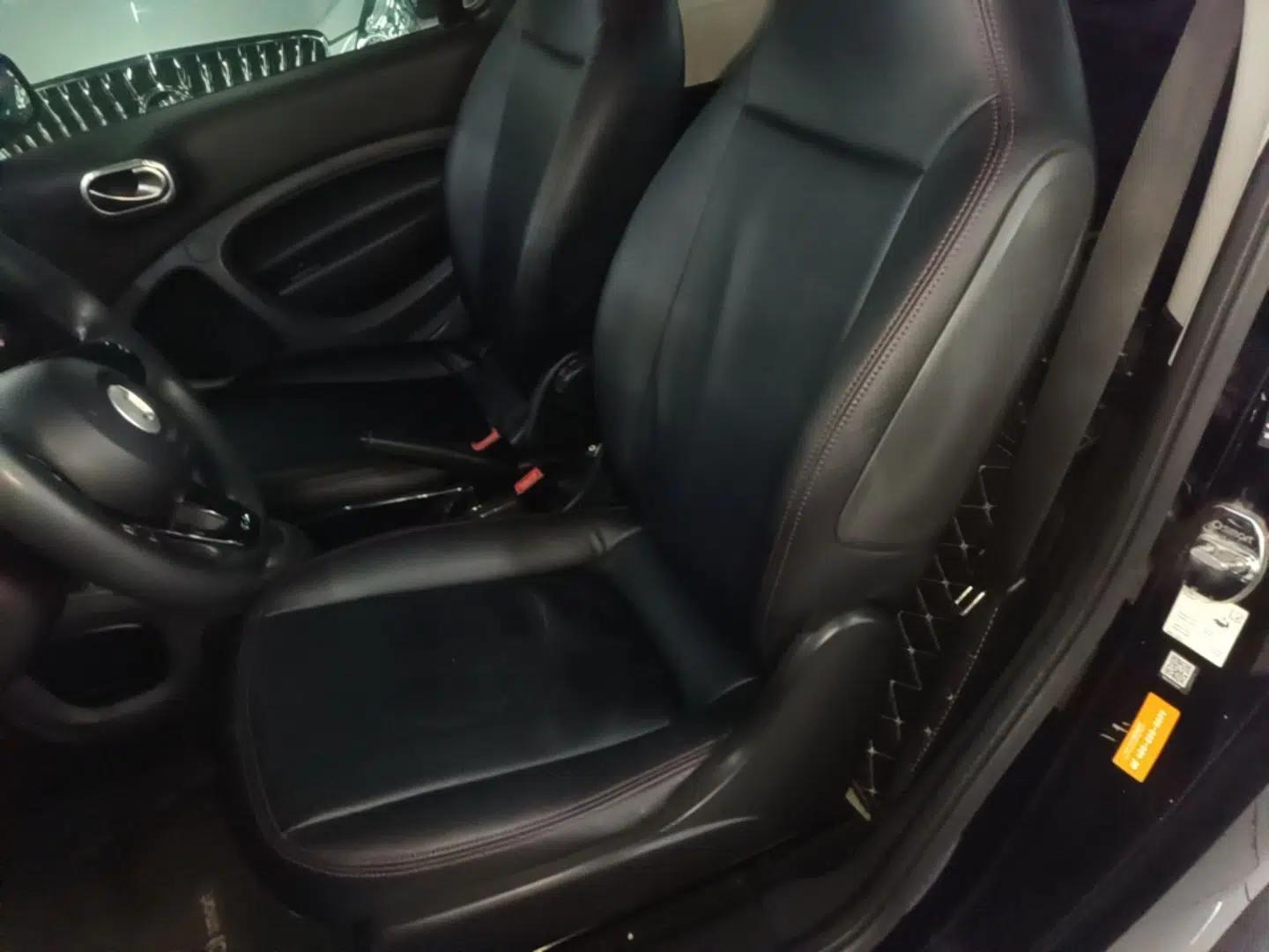 smart fortwo 2015 1.0L 52 kW hardtop Dynamic version — миниатюра 25