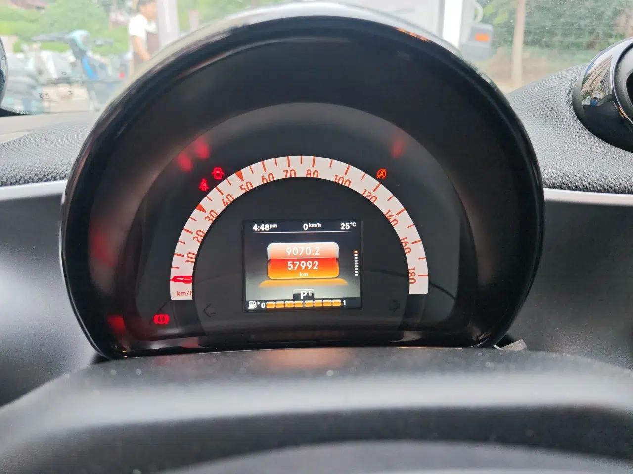 smart fortwo 2016 0.9T 66kW Hardtop Pioneer Edition — миниатюра 8