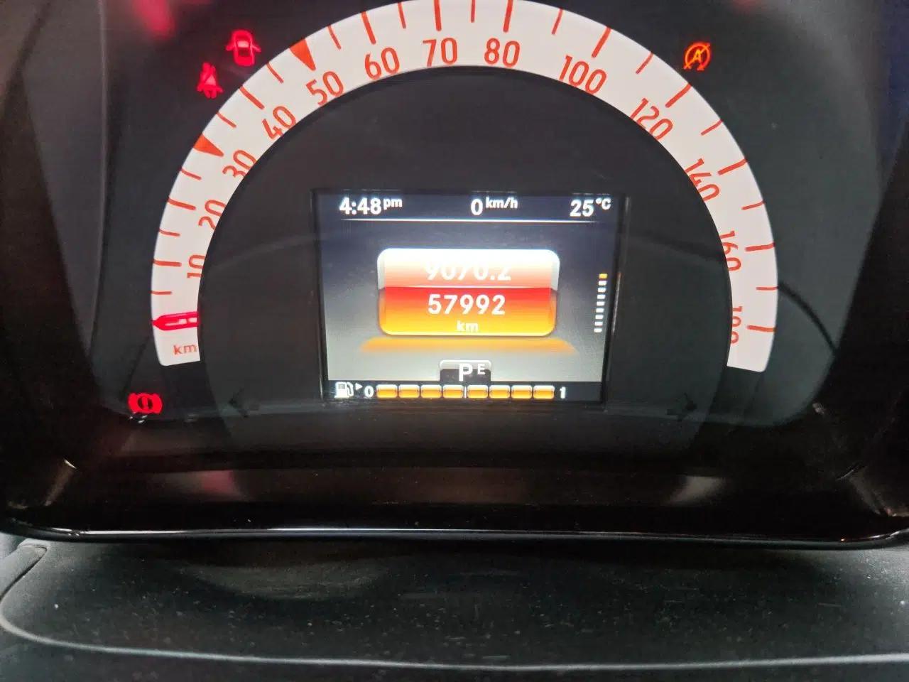 smart fortwo 2016 0.9T 66kW Hardtop Pioneer Edition — миниатюра 9