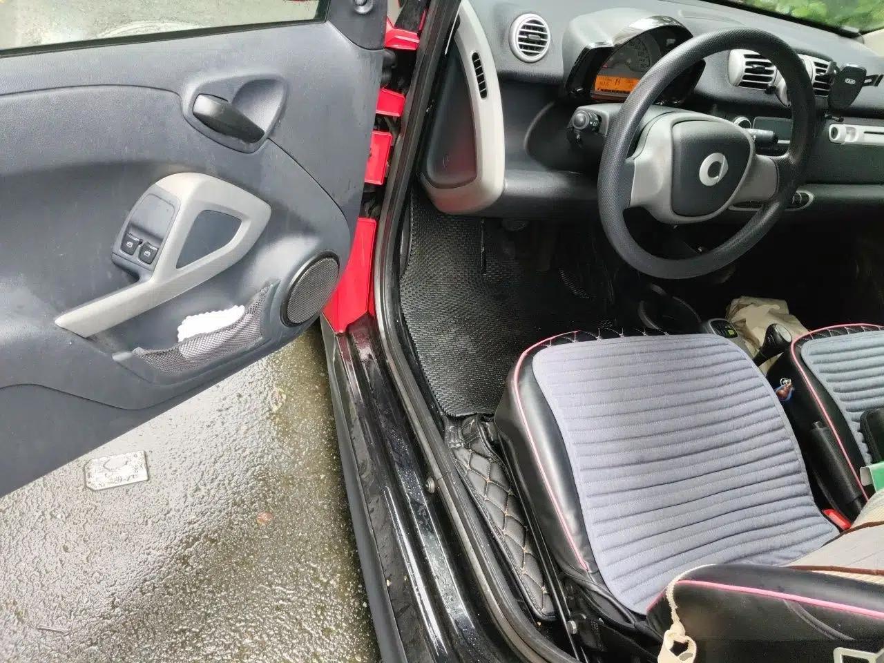 smart fortwo 2012 1.0 MHD Hardtop Standard Edition — миниатюра 16