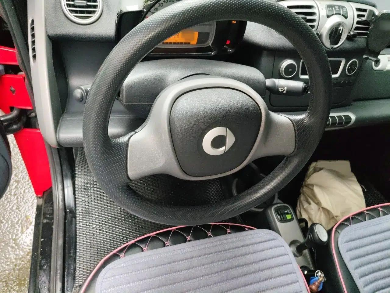 smart fortwo 2012 1.0 MHD Hardtop Standard Edition — миниатюра 10