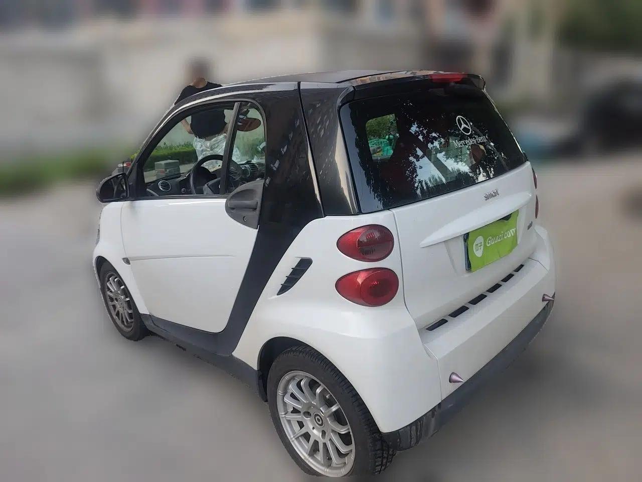 smart fortwo 2011 1.0 MHD Kobe Special Edition — миниатюра 4