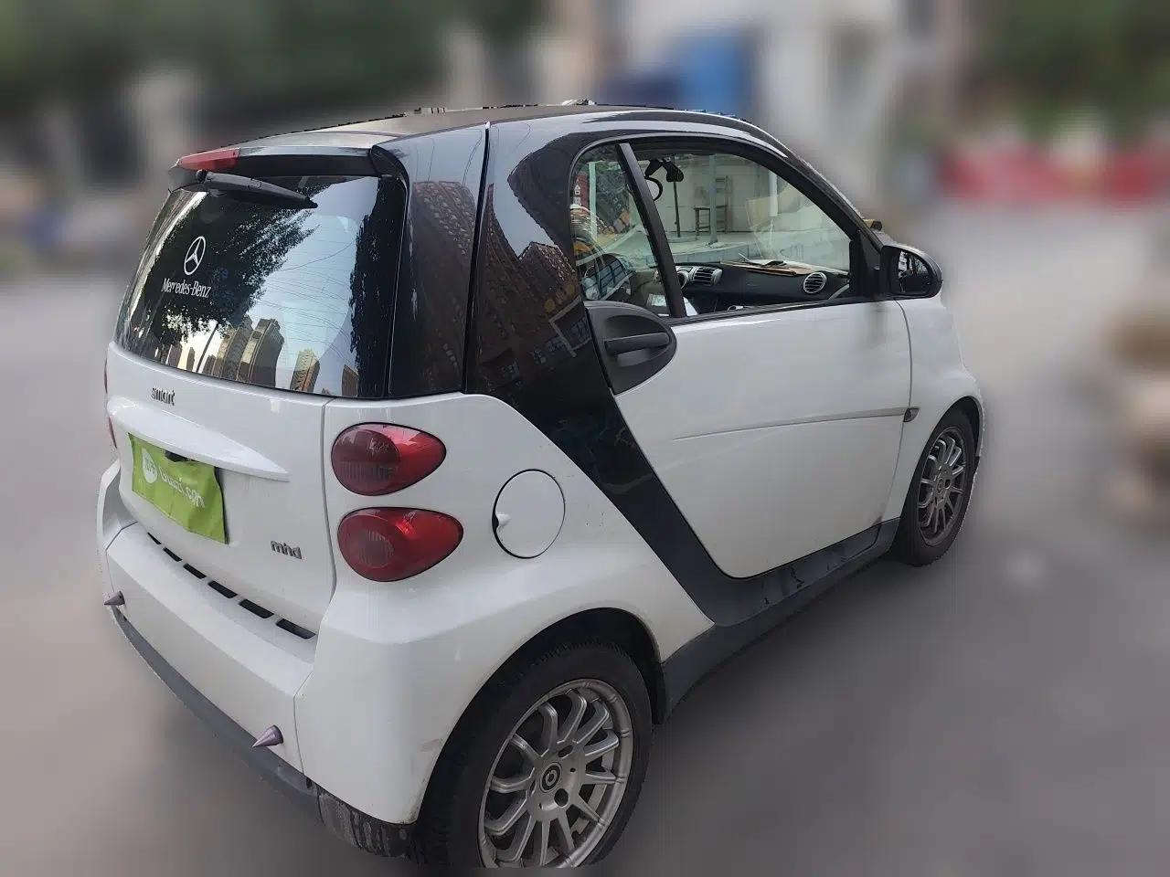 smart fortwo 2011 1.0 MHD Kobe Special Edition — миниатюра 6