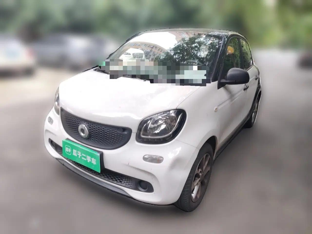 smart forfour 2016 1.0L 52 kW Dynamic Edition — миниатюра 1