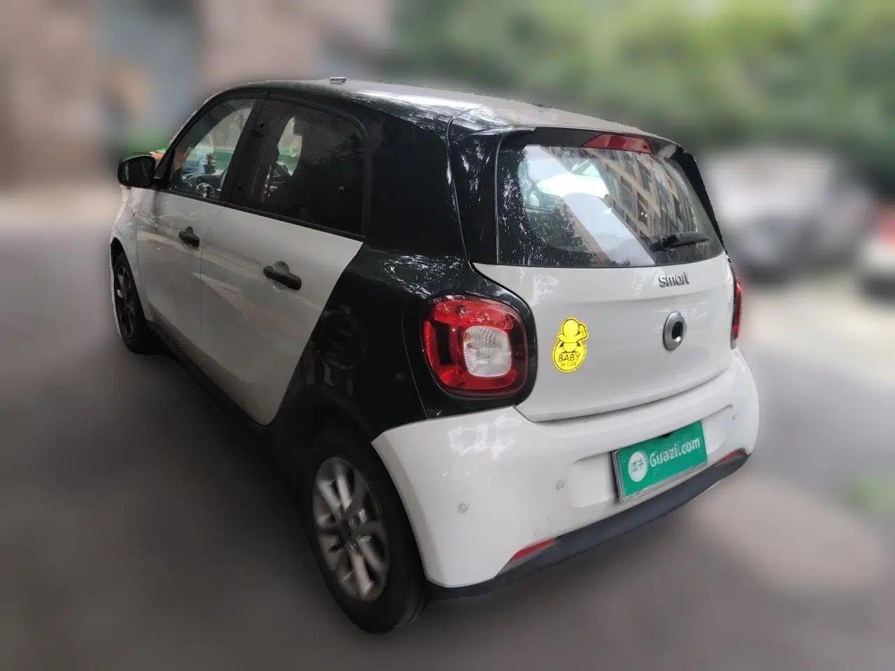 smart forfour 2016 1.0L 52 kW Dynamic Edition — миниатюра 4