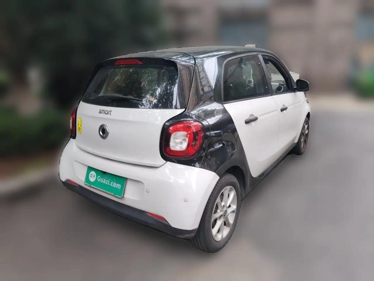 smart forfour 2016 1.0L 52 kW Dynamic Edition — миниатюра 6
