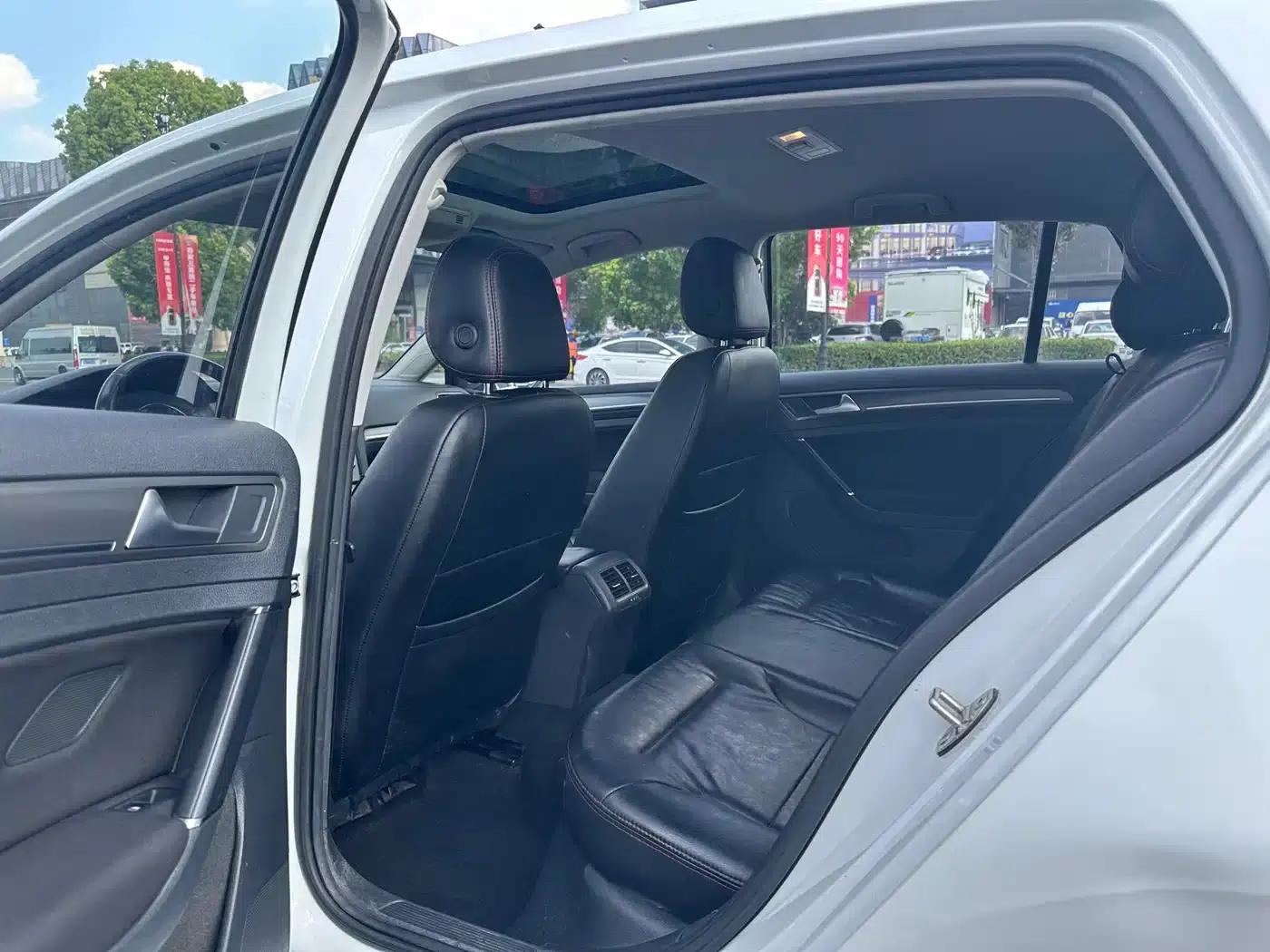 2015 Golf 1.6L Automatic Comfort — миниатюра 5