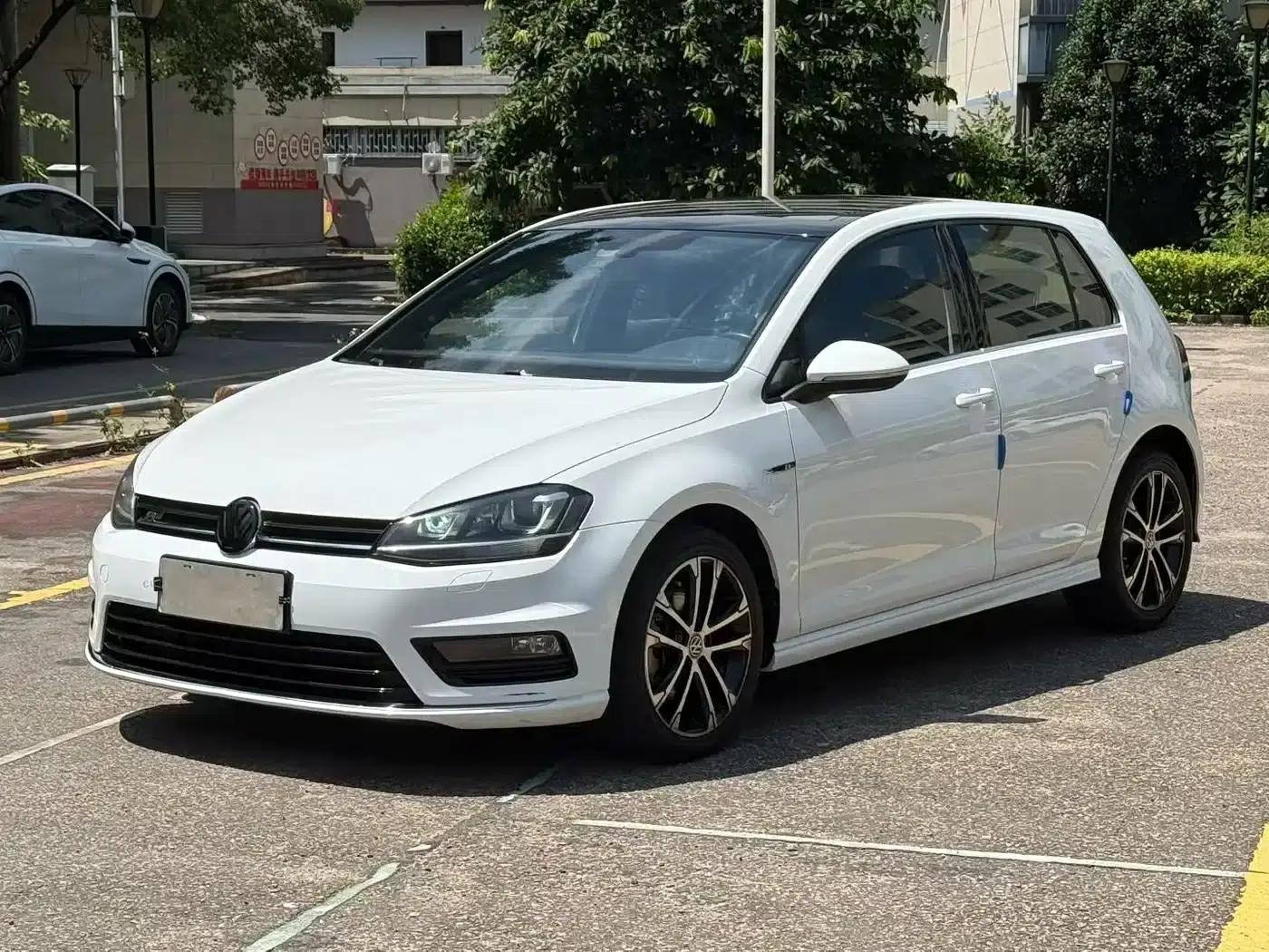 2017 Golf 280TSI Automatic R-Line Millionth Unit Edition — миниатюра 1