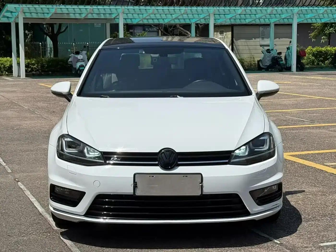2017 Golf 280TSI Automatic R-Line Millionth Unit Edition — миниатюра 2