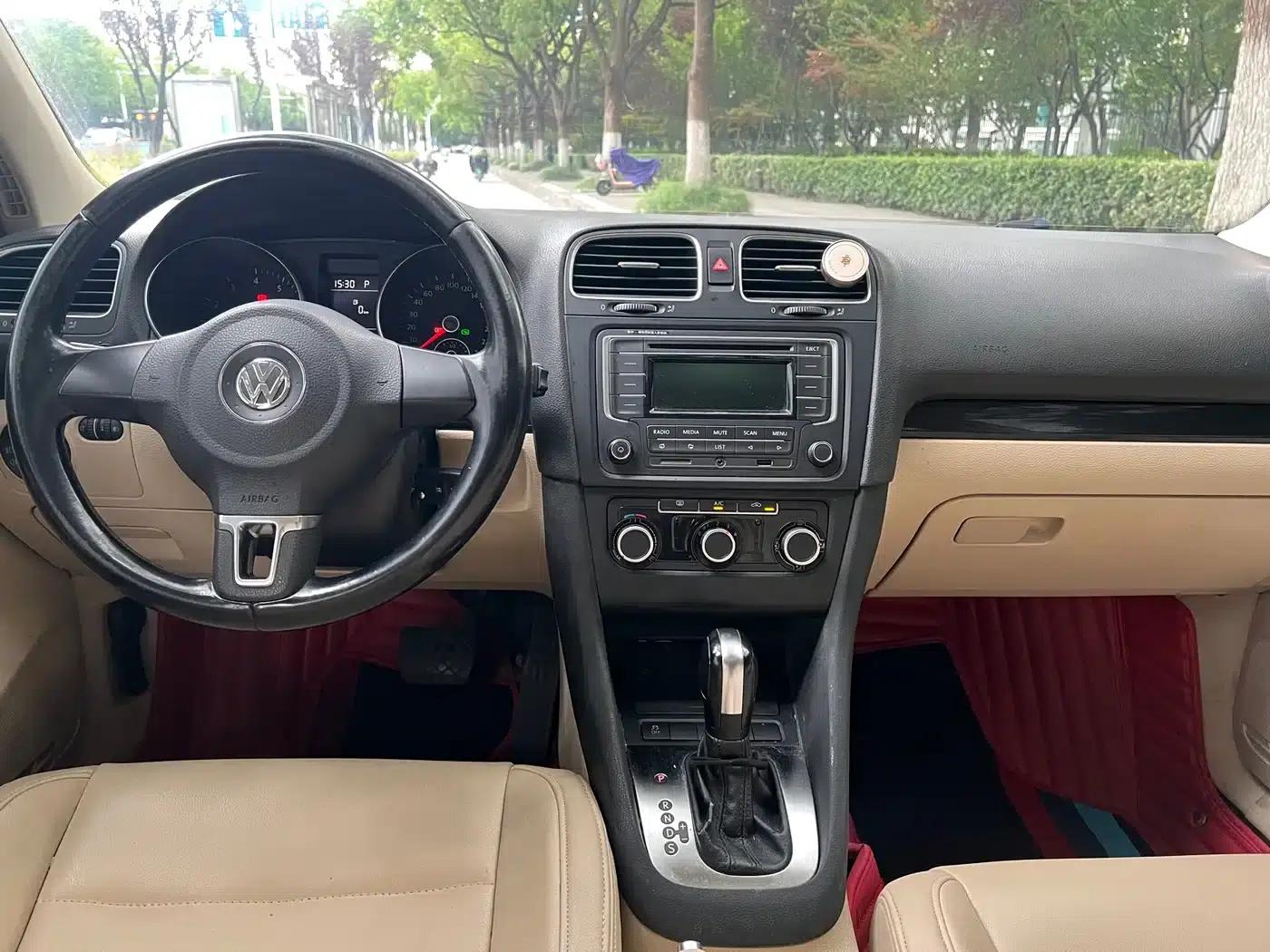 2012 Golf 1.6 Automatic Comfort — миниатюра 11