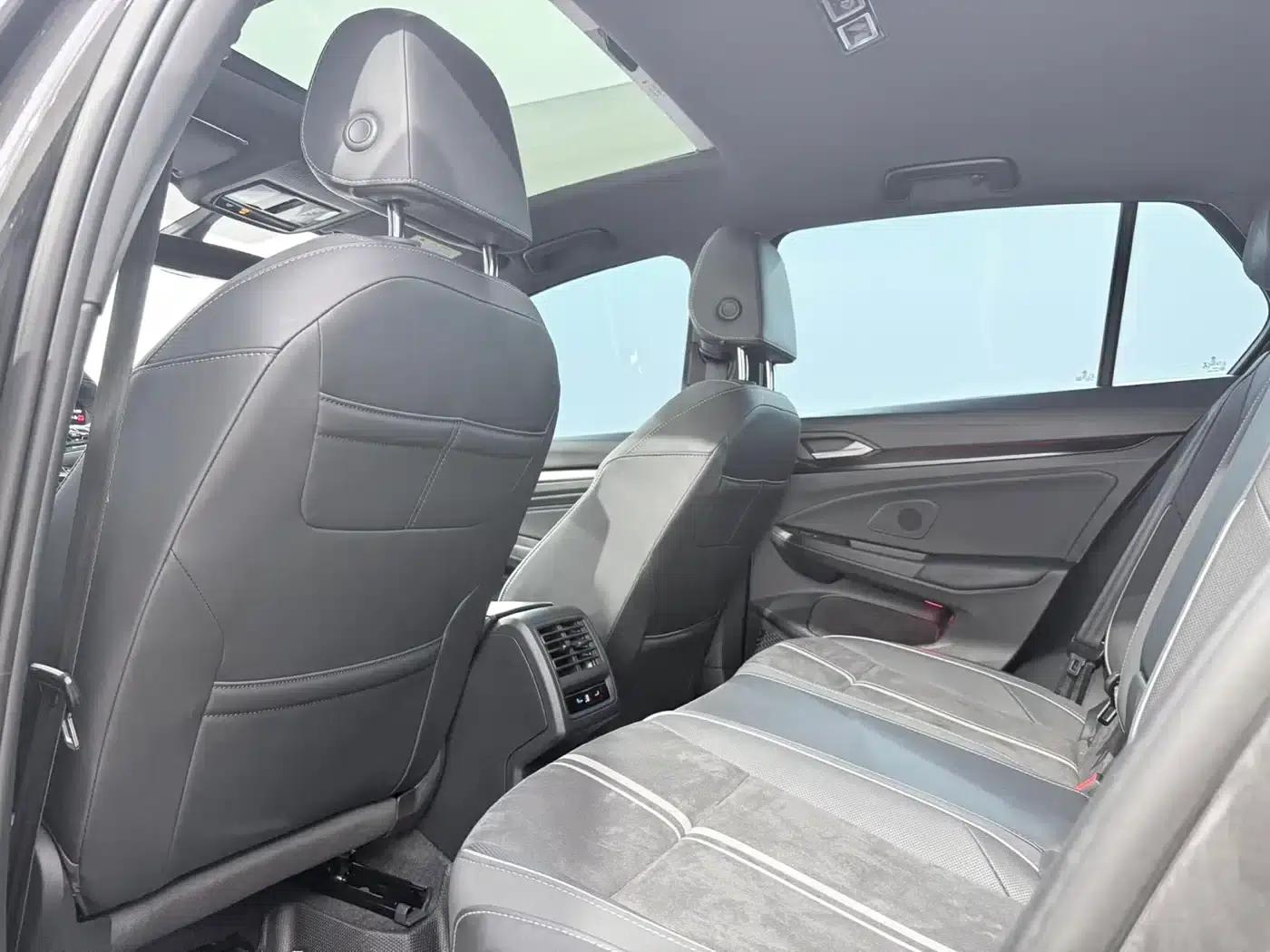 2023 Golf 280TSI DSG R-Line — миниатюра 15