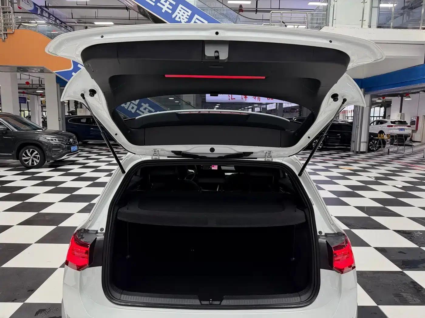 2023 Golf Facelift 280TSI DSG R-Line Lite — миниатюра 14