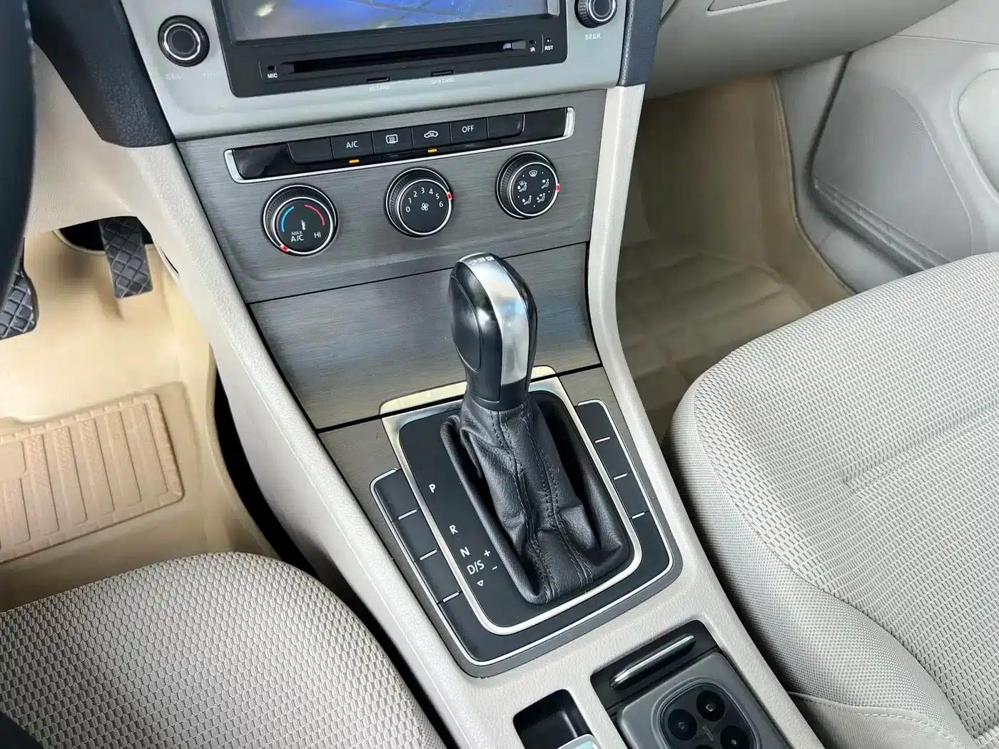 2016 Golf 230TSI Automatic Comfort — миниатюра 14