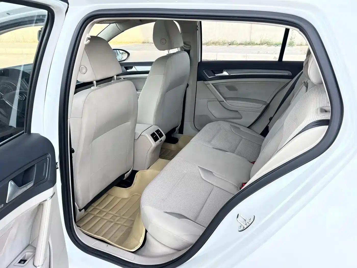 2016 Golf 230TSI Automatic Comfort — миниатюра 15