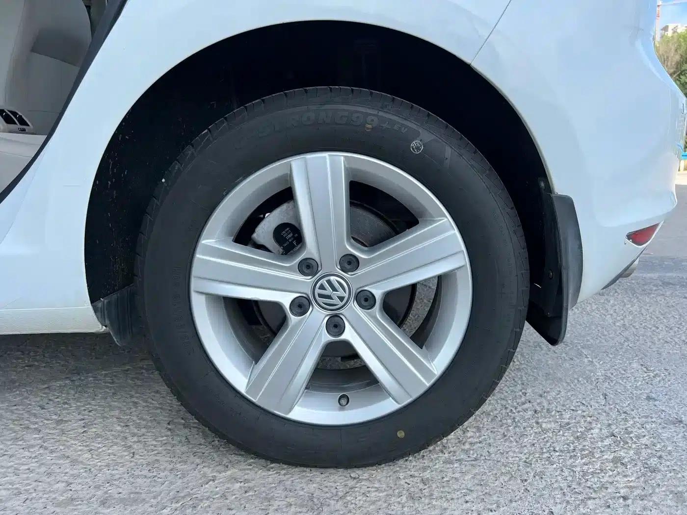 2016 Golf 230TSI Automatic Comfort — миниатюра 20