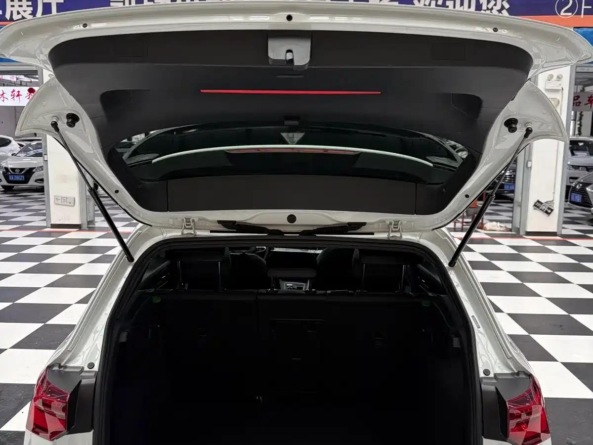 2023 Golf Facelift 280TSI DSG R-Line — миниатюра 18