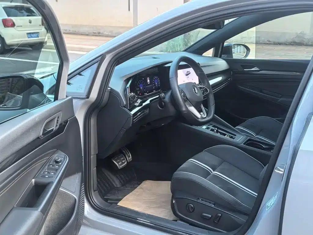 2021 Golf 280TSI DSG R-Line — миниатюра 2