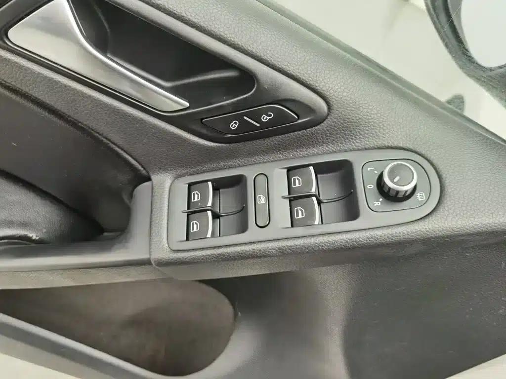 2012 Golf 1.6 Manual Comfort — миниатюра 9
