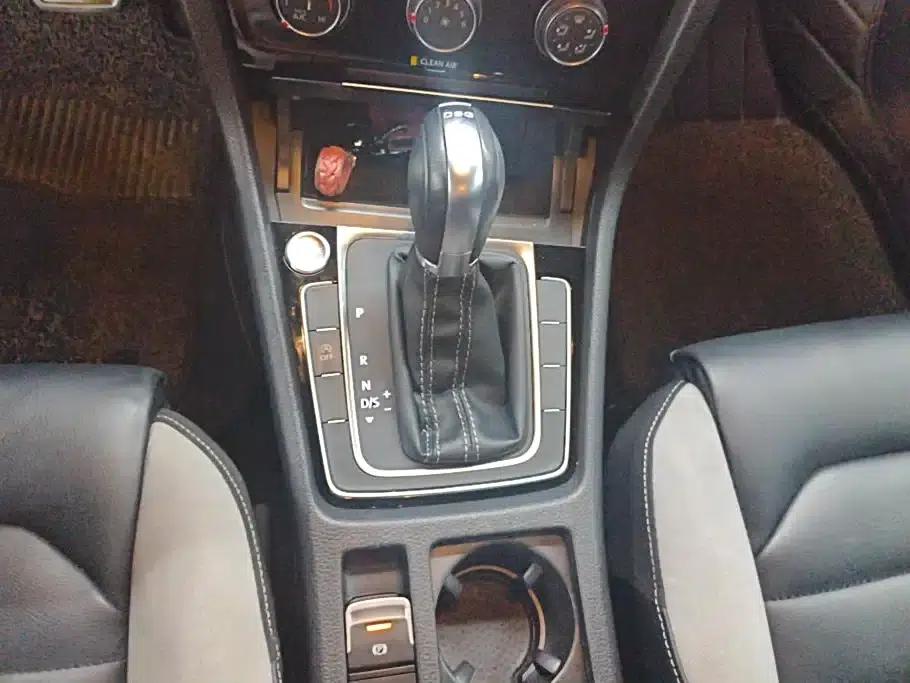 2020 Golf Beloved Edition 280TSI DSG R-Line — миниатюра 16